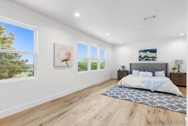 2196 Kirkcaldy Rd, Fallbrook CA: https://media.crmls.org/mediaz/aac0ab08-d45a-486c-a4f9-01a654b888b8.jpg