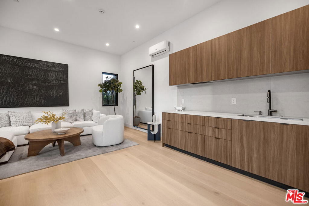 MLS #25619907 image #22