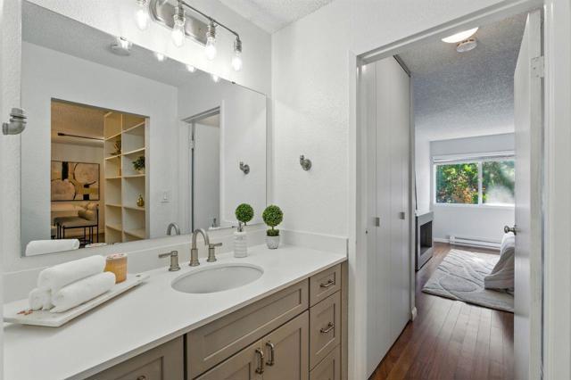 381 Half Moon Lane, Daly City CA: https://media.crmls.org/mediaz/aac16712-ffd6-448b-8abe-cb5661d1b52c.jpg