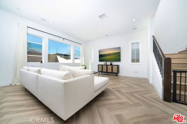 19278 Blackthorn Drive, Santa Clarita CA: https://media.crmls.org/mediaz/aac1a39b-c6e6-4318-9991-b84e230e2b75.jpg