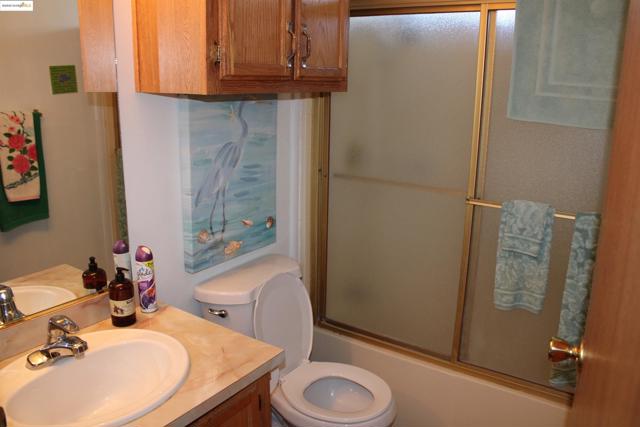 3210 Stone Rd, Bethel Island CA: https://media.crmls.org/mediaz/aac23912-096d-4621-bac3-d655eb4b72df.jpg