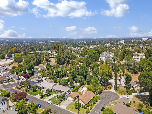 5448 Bothwell Road, Tarzana CA: https://media.crmls.org/mediaz/aac33ab0-9fb6-4775-bd0a-f510947755a1.jpg