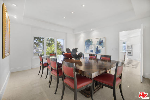 4001 Clarinda Drive, Tarzana CA: https://media.crmls.org/mediaz/aac356b5-b41c-45f4-bd72-64c1fd8442cf.jpg