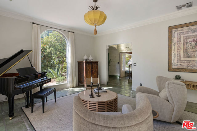 540 Mount Washington Drive, Los Angeles CA: https://media.crmls.org/mediaz/aac3ed4b-8a40-48db-8033-9db694d84933.jpg