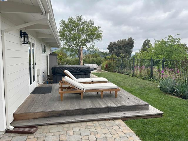 588 E Angela St, Pleasanton CA: https://media.crmls.org/mediaz/aac4abb2-3b31-4824-8b99-a322499ff871.jpg