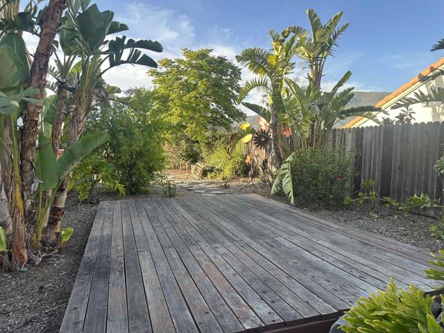 2884 Sage View Dr, Alpine CA: https://media.crmls.org/mediaz/aac4b42d-02f9-4c3c-a3fc-f3bc674a5a7a.jpg