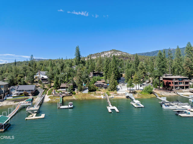 54186 Road 432, Bass Lake CA: https://media.crmls.org/mediaz/aac536fb-a5e6-4abf-b43d-1b13e304c6d0.jpg