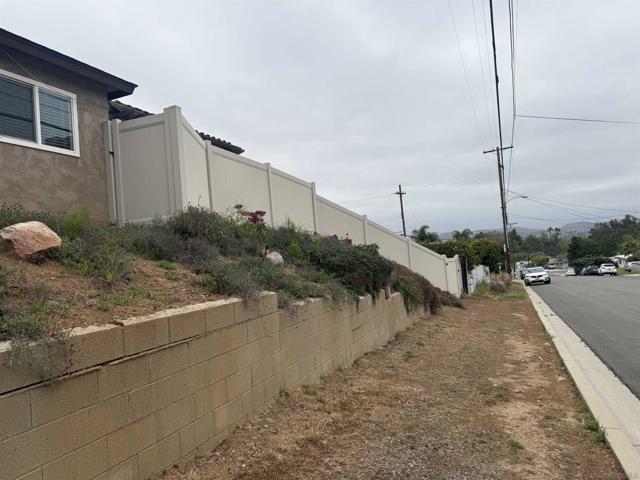 8080 Poplin Dr, Santee CA: https://media.crmls.org/mediaz/aac592c8-03a5-458f-b133-81a8f6cecb3a.jpg