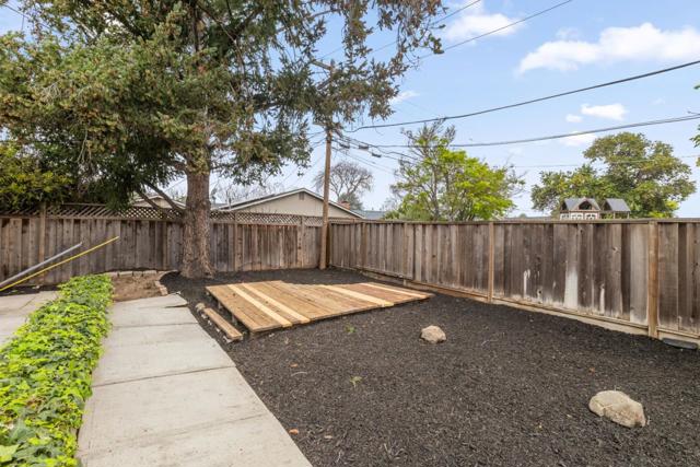 1483 Myrtle Avenue, San Jose CA: https://media.crmls.org/mediaz/aac5ccc8-48f1-4c88-a4c1-4dbf3a33e57b.jpg