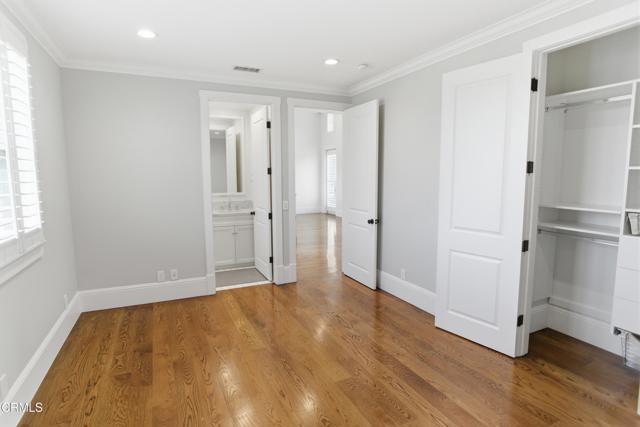 5 Bed Home for Sale in Los Angeles, California