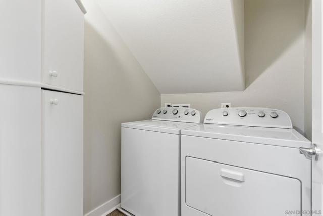 4382 Pacifica Way, Oceanside CA: https://media.crmls.org/mediaz/aac5efd6-1e43-4c8d-9640-0caf749872aa.jpg