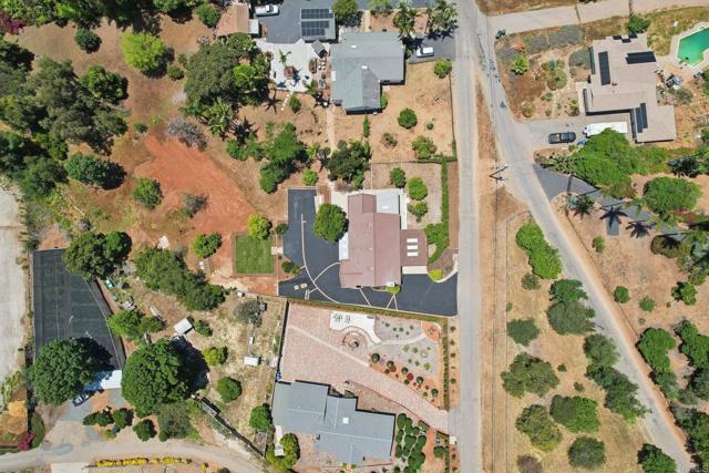 1917 Friendly Drive, Vista CA: https://media.crmls.org/mediaz/aac63952-474a-40fd-913b-79c92bf2f4bd.jpg