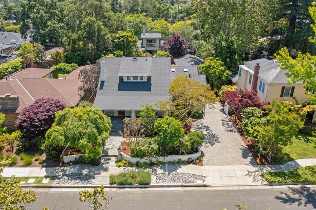 52 Myrtle Street, Redwood City CA: https://media.crmls.org/mediaz/aac6b6bb-19bc-4567-a820-50599167ba44.jpg