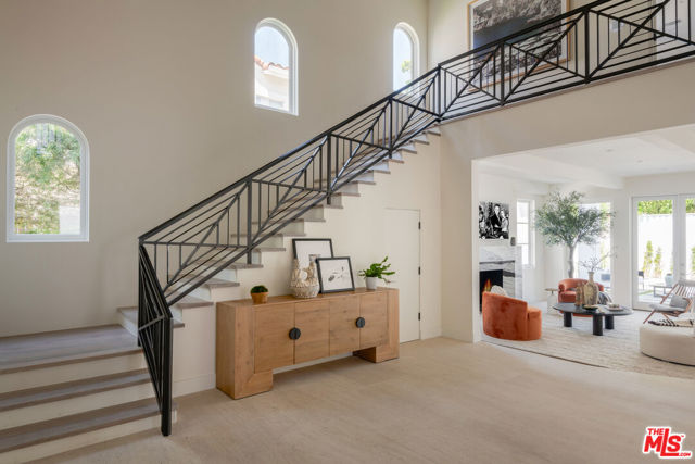 526 N Plymouth Boulevard, Los Angeles CA: https://media.crmls.org/mediaz/aac6c2aa-2e5a-4a59-a4b2-31fd4f3e816d.jpg