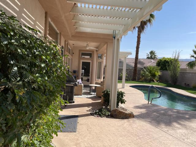 38286 Brandywine Avenue, Palm Desert CA: https://media.crmls.org/mediaz/aac6d44e-5733-4574-a8d0-2fec880f2ffd.jpg