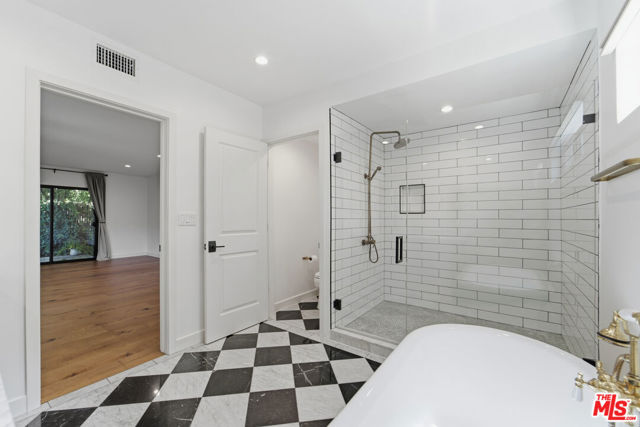 393 Huntley Drive, 1 photo 15