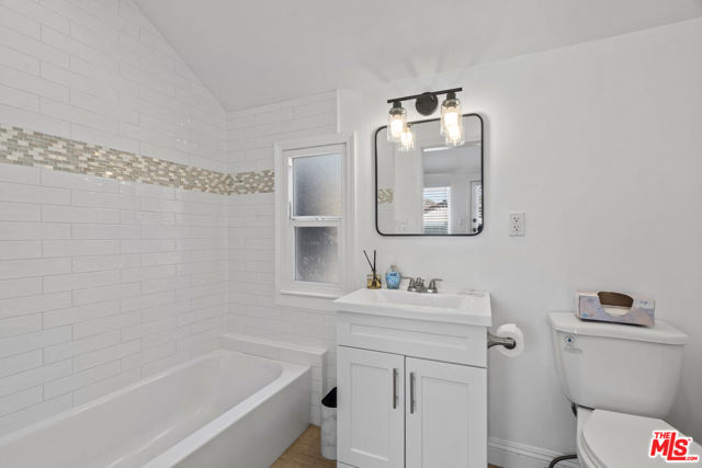 1848 19th Street, Santa Monica CA: https://media.crmls.org/mediaz/aac7fe95-dc35-4a92-9a7b-91821c243834.jpg