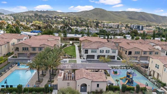 10861 Blake Way, San Diego CA: https://media.crmls.org/mediaz/aac80049-669a-496b-b5c6-a5eaeb4b539a.jpg