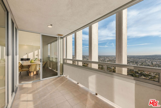 5670 Wilshire Boulevard, Los Angeles CA: https://media.crmls.org/mediaz/aac9440b-8e4b-4584-9f81-200600bfc766.jpg