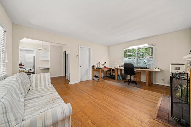 250 Fernando Avenue, Palo Alto CA: https://media.crmls.org/mediaz/aac96c64-06dc-41ae-af3f-fb20bcef3213.jpg