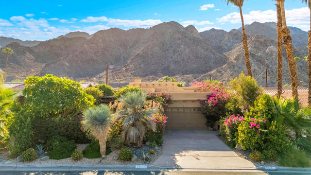 54175 Avenida Madero, La Quinta CA: https://media.crmls.org/mediaz/aac977c6-6b48-468f-a507-75e0074a4de9.jpg