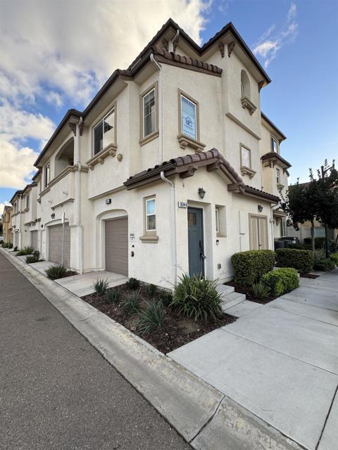 1614 Sanderling Avenue, Chula Vista CA: https://media.crmls.org/mediaz/aaca98df-13ee-4a52-958f-3fbff7d0852a.jpg