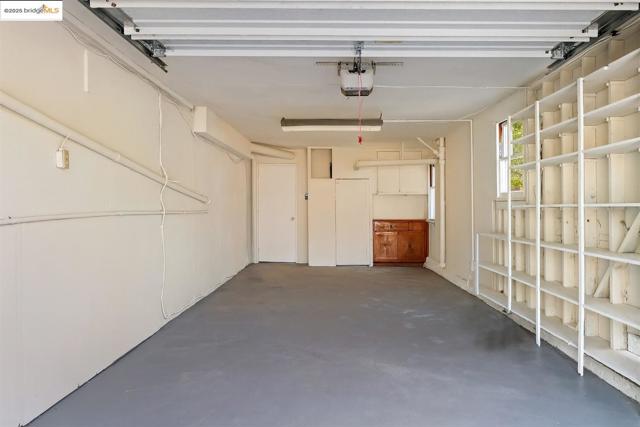 1009 Richmond st, El Cerrito CA: https://media.crmls.org/mediaz/aacc2791-ec19-4007-908a-4950fb5184f6.jpg