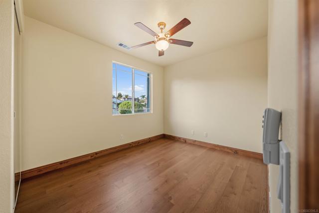 32991 Adelante St, Temecula CA: https://media.crmls.org/mediaz/aacd70b6-dafb-4f52-81d0-35400d79c712.jpg