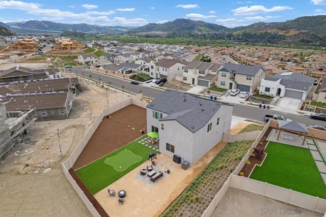 35505 Orchard Trails, Fallbrook CA: https://media.crmls.org/mediaz/aacdc2cc-1caf-4093-ab21-5d399ed3f8bb.jpg