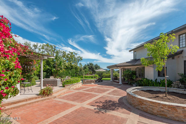 4498 Rayburn Street, Westlake Village CA: https://media.crmls.org/mediaz/aacdd589-b797-4f60-8def-7ce72ce53578.jpg