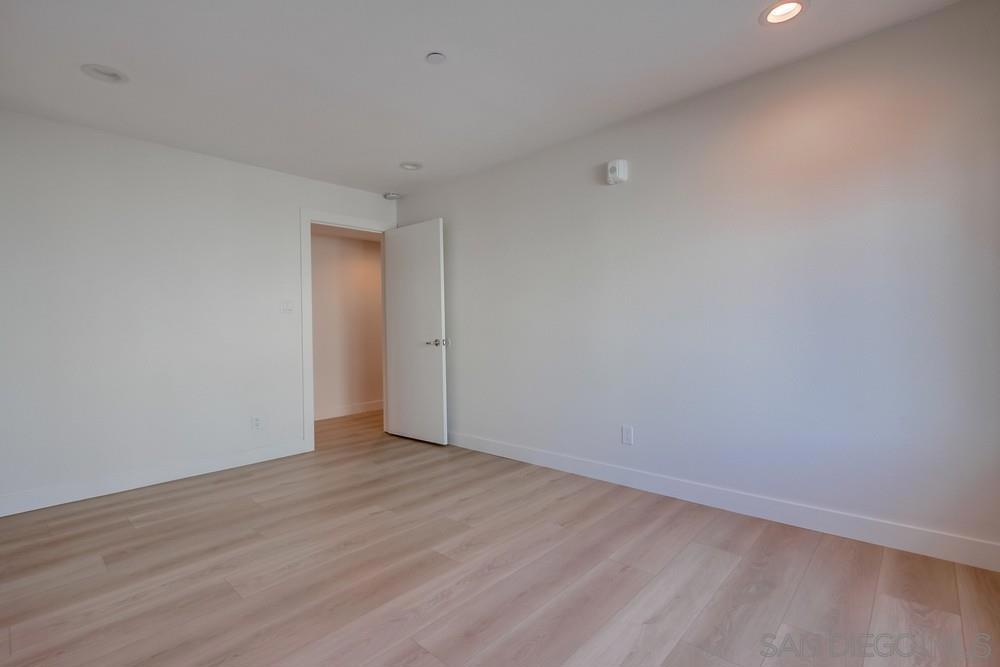 MLS #250032138SD img 28