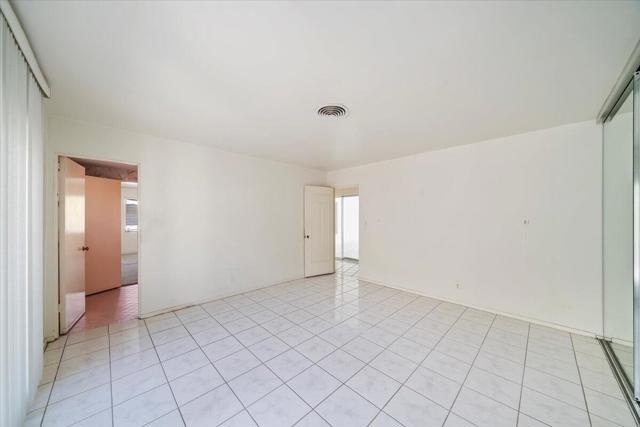 291 W Lilliana Drive, Palm Springs CA: https://media.crmls.org/mediaz/aacee7da-4c7f-45f5-be2b-09a2c792debc.jpg