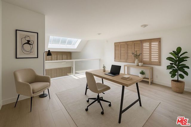 131 N Wetherly Drive, Los Angeles CA: https://media.crmls.org/mediaz/aacf0cf9-6b59-44aa-a423-c531b226f095.jpg