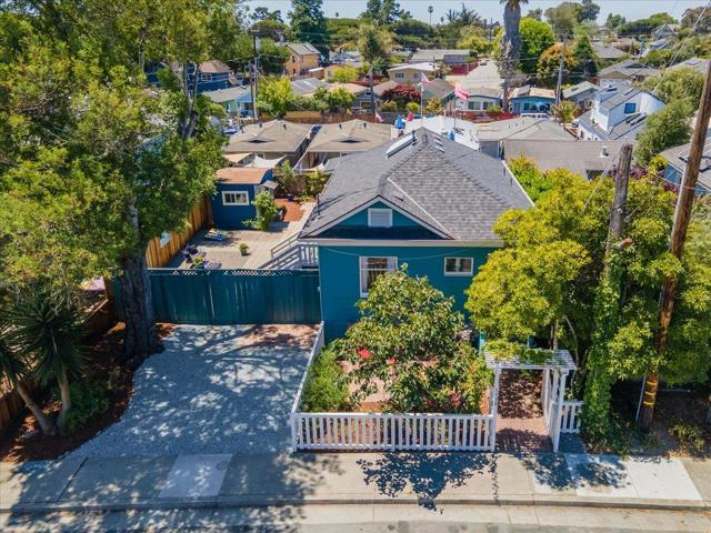 1139 Walk Circle, Santa Cruz CA: https://media.crmls.org/mediaz/aacfc4f0-681f-4ff1-a5ef-88344e4b02f1.jpg