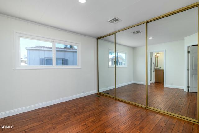 19 Faulkner Court, Ventura CA: https://media.crmls.org/mediaz/aacfe83a-57a9-45c3-884c-81e6d2eff411.jpg