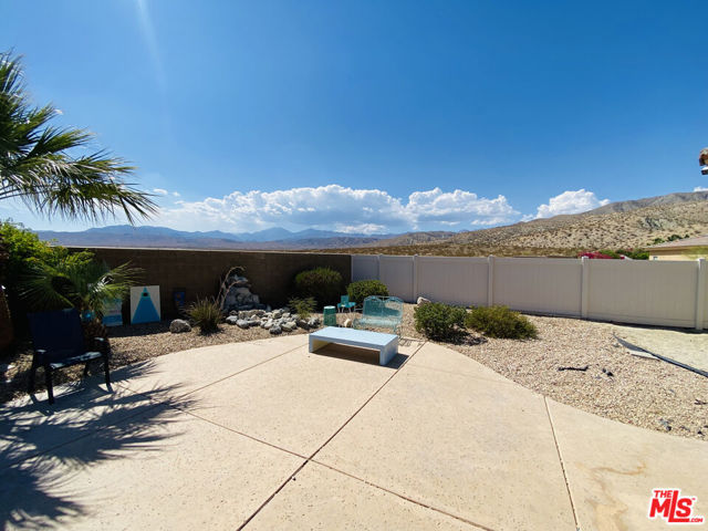 64025 Dolomite Court, Desert Hot Springs CA: https://media.crmls.org/mediaz/aad0423a-5747-4317-ba30-81755f170032.jpg