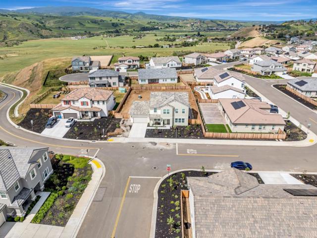 172 Vienna Way, Hollister CA: https://media.crmls.org/mediaz/aad0f5f8-7936-4ea4-9258-7688bbe262cb.jpg