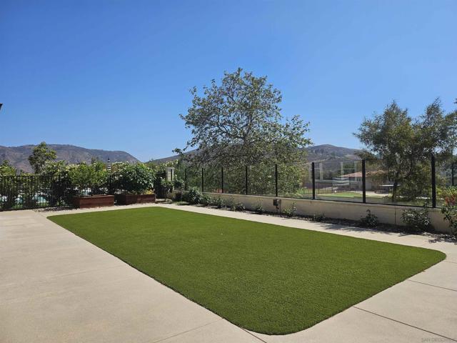 16231 Sunny Summit Dr, San Diego CA: https://media.crmls.org/mediaz/aad188c0-c227-43ef-9dfc-8c64c95c207a.jpg