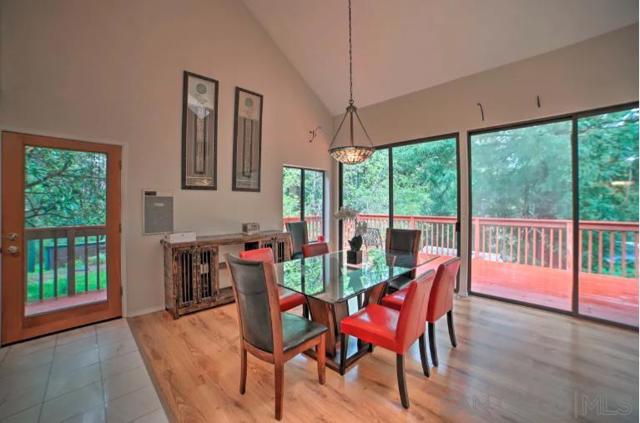 16885 Laurel Road, Los Gatos CA: https://media.crmls.org/mediaz/aad1b1e4-74bd-4e18-826f-ffbed4c74381.jpg