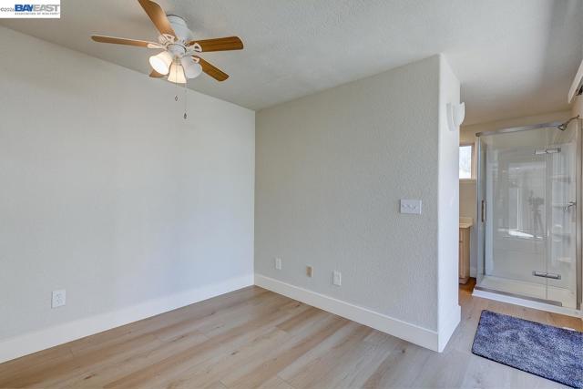 8524 Oak Harbour Ct, Fair Oaks CA: https://media.crmls.org/mediaz/aad1ee51-2fb6-4d6d-9ae0-73ef5f0211fd.jpg