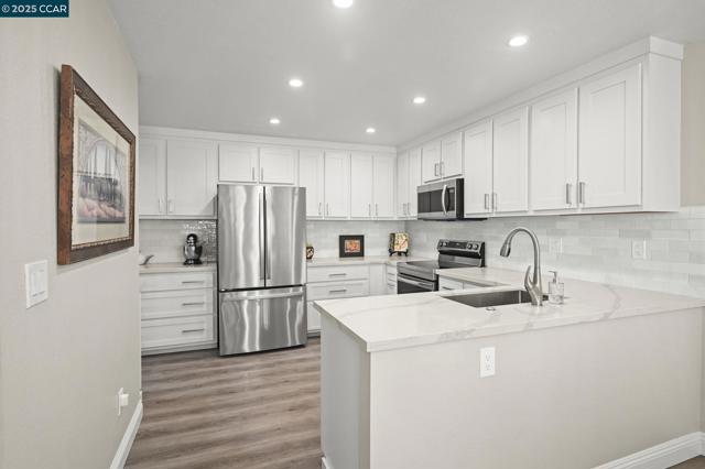 3019 Tahoe Pl, San Ramon CA: https://media.crmls.org/mediaz/aad29ab4-8573-4ea3-84e9-85c7dd12059e.jpg