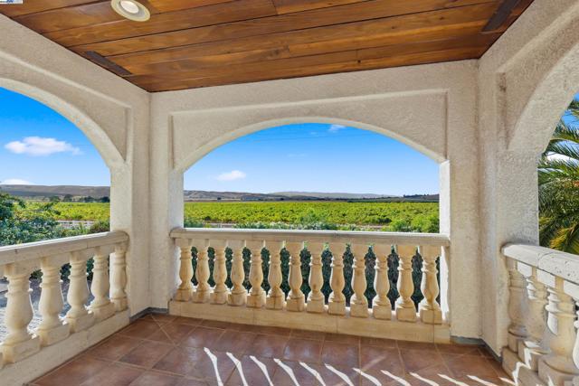 4224 Greenville Rd, Livermore CA: https://media.crmls.org/mediaz/aad2c38b-e987-4797-a75a-e62598d90239.jpg