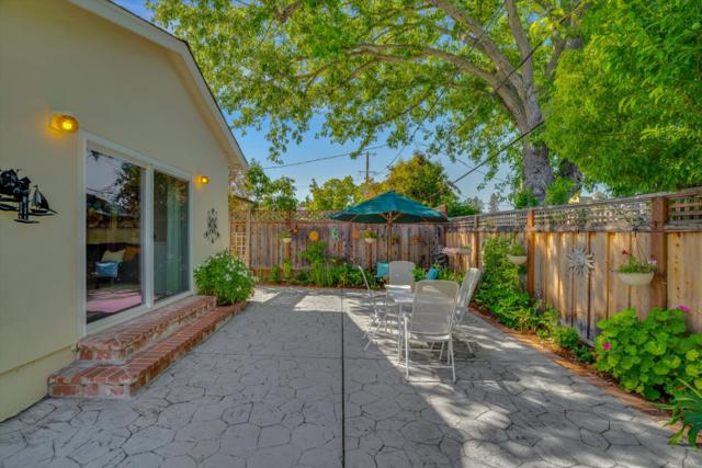1583 Mitchell Way, Redwood City CA: https://media.crmls.org/mediaz/aad416d8-139b-46e2-b1a8-270378d0d701.jpg