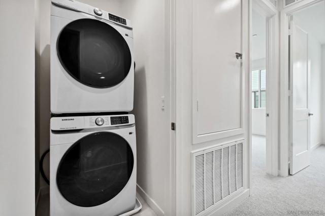2581 Broom Ln, Carlsbad CA: https://media.crmls.org/mediaz/aad45ae9-7263-4a32-a401-11131e8ede12.jpg