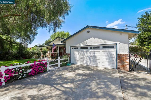91 Lozoya Way, Oakley CA: https://media.crmls.org/mediaz/aad48a3a-a227-47b1-bf0b-e128e5f7a230.jpg