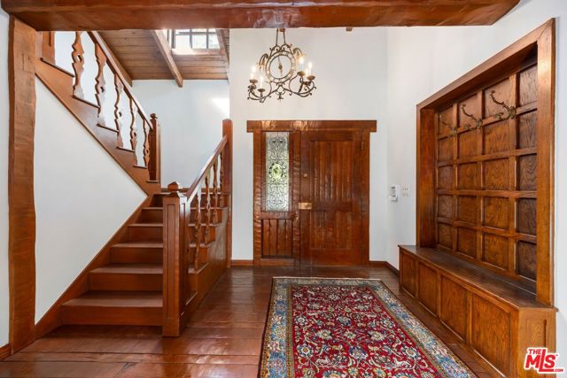 2562 Mandeville Canyon Road, Los Angeles CA: https://media.crmls.org/mediaz/aad4cf36-03e8-44df-8ed5-ee3249201f17.jpg