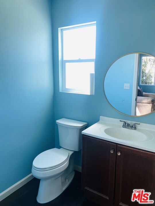 9116 S 5th Avenue, Inglewood CA: https://media.crmls.org/mediaz/aad5e24f-93dc-4dc1-a8d6-6581d04943fa.jpg