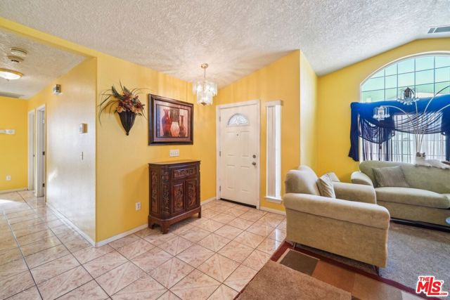 16185 Viho Road, Apple Valley CA: https://media.crmls.org/mediaz/aad60558-aae7-4568-8d1c-a32be4754012.jpg