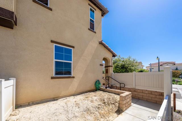 1709 Santa Carolina, Chula Vista CA: https://media.crmls.org/mediaz/aad60a9d-4974-41b3-bd37-ce86b8bc2274.jpg