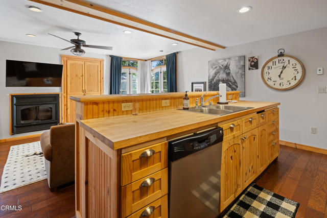 54186 Road 432, Bass Lake CA: https://media.crmls.org/mediaz/aad6aad9-8c05-4292-9562-bc6461106f32.jpg
